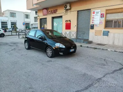 Usata Fiat Grande Punto 69 CV (50 kW) 2007 Nero Utilitaria