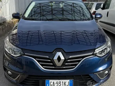 Usata Renault Mégane IV 116 CV (85 kW) 2020 Blu Berlina