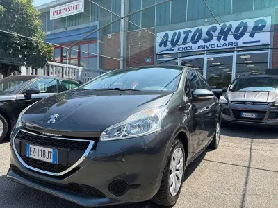 Usata Peugeot 208 Active 82 CV (60 kW) 2015 Grigio Utilitaria