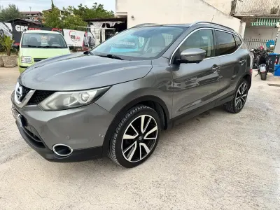 Usata Nissan Qashqai Tekna 110 CV (80 kW) 2015 Grigio SUV