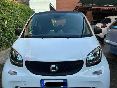 Usata Smart ForFour 71 CV (52 kW) 2017 Bianco Utilitaria