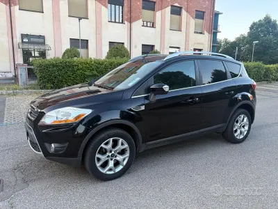 Usata Ford Kuga 136 CV (100 kW) 2010 Nero SUV