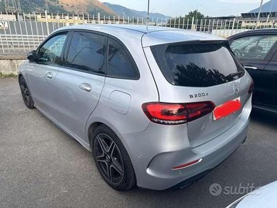 Mercedes B200