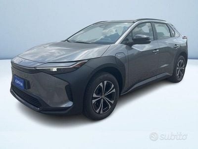 Käytetty Toyota bZ4X PURE 150 kW (204 HP) 2024 Hopea Katumaasturi
