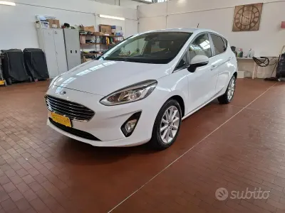 Usata Ford Fiesta Vignale 85 CV (62 kW) 2017 Bianco Utilitaria
