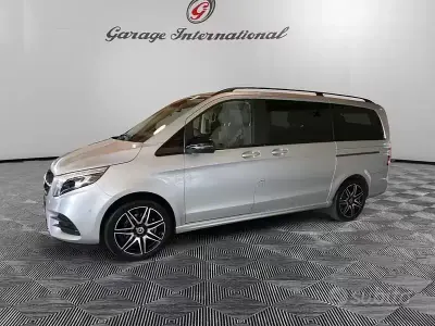 Usata Mercedes V300 Exclusive 239 CV (175 kW) 2021 Grigio Monovolume