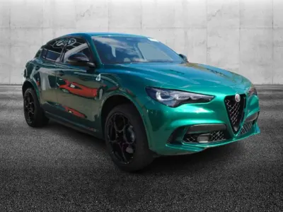Nuova Alfa Romeo Stelvio Quadrifoglio 520 CV (382 kW) 2025 Verde SUV