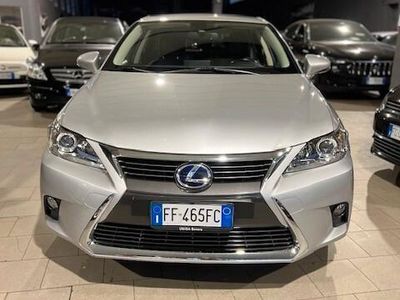 Lexus CT200h