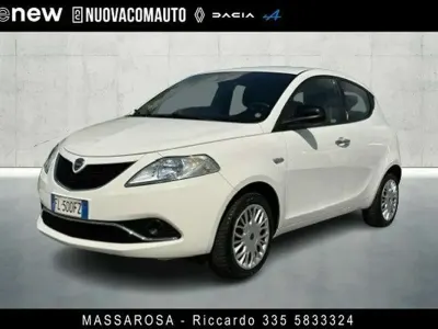 Usata Lancia Ypsilon Gold 69 CV (50 kW) 2017 Bianco Utilitaria