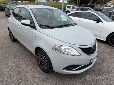 Usata Lancia Ypsilon S 95 CV (69 kW) 2016 Grigio Utilitaria