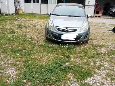Begagnad Opel Corsa 60 HK (44 kW) 2012 Silver Halvkombi
