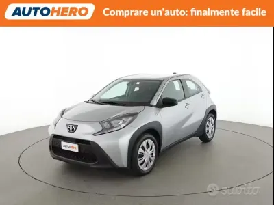 Usata Toyota Aygo X 72 CV (52 kW) 2022 Grigio SUV