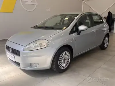 Usata Fiat Grande Punto Active 77 CV (56 kW) 2005 Grigio Utilitaria