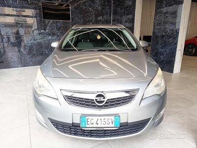 Usata Opel Astra Cosmo 125 CV (91 kW) 2011 Grigio Station wagon