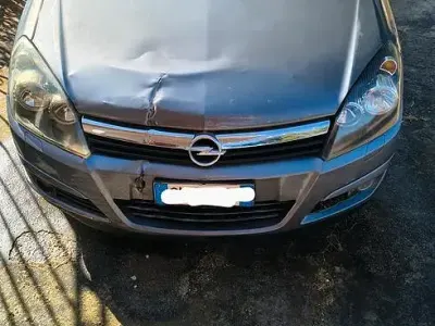 Usata Opel Astra 101 CV (74 kW) 2005 Grigio Utilitaria