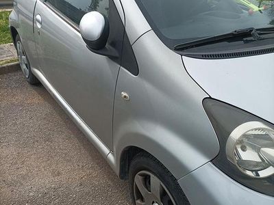 Usata Toyota Aygo 68 CV (50 kW) 2007 Grigio Utilitaria