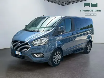 Usata Ford Tourneo Custom 131 CV (96 kW) 2022 Desert island blue Furgone