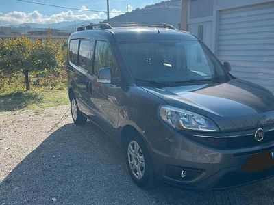 Usata Fiat Doblò Easy 105 CV (77 kW) 2016 Grigio Monovolume