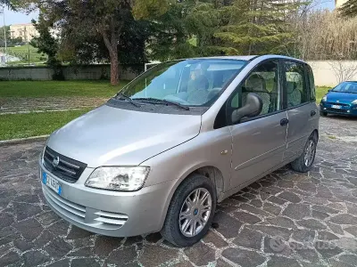 Usata Fiat Multipla 103 CV (75 kW) 2006 Grigio Monovolume