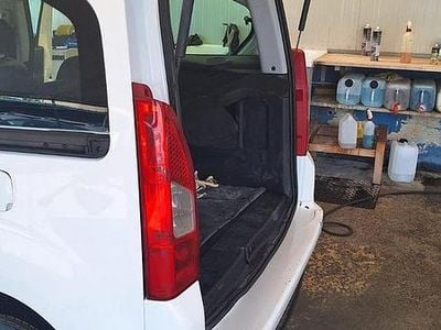 Usata Peugeot Partner 109 CV (80 kW) 2011 Bianco Monovolume