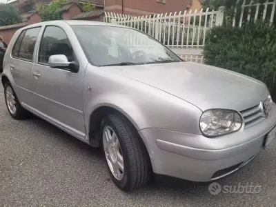Usata VW Golf IV 101 CV (74 kW) 2002 Grigio Berlina