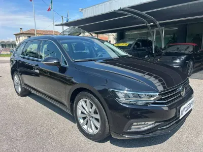 Usata VW Passat Business 150 CV (110 kW) 2022 Nero Station wagon