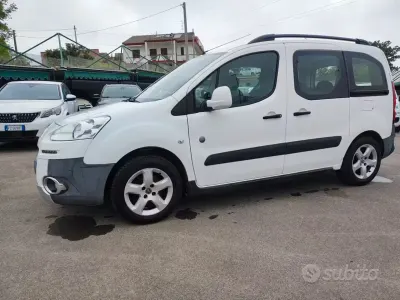 Usata Peugeot Partner Tepee Outdoor 120 CV (88 kW) 2015 Bianco Monovolume