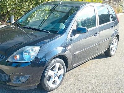 Usata Ford Fiesta Ghia 75 CV (55 kW) 2008 Nero Berlina