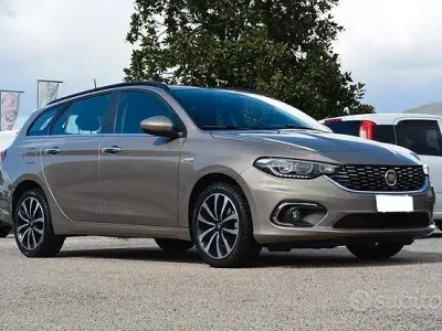 Usata Fiat Tipo 120 CV (88 kW) 2017 Marrone Station wagon