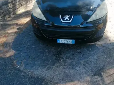 Usata Peugeot 207 68 CV (50 kW) 2006 Nero Berlina