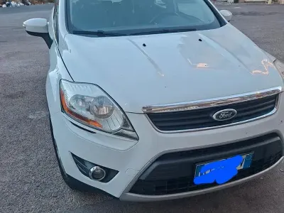 Usata Ford Kuga 120 CV (88 kW) 2012 Bianco SUV