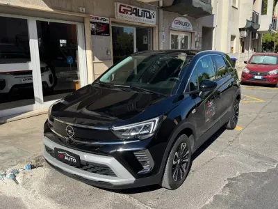 Usata Opel Crossland Elegance 110 CV (80 kW) 2023 Nero SUV