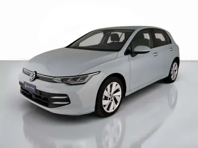 Usata VW Golf VIII Edition 150 CV (110 kW) 2025 Crystal ice blue metallizzato Berlina