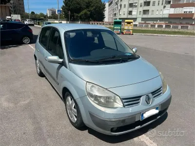 Usata Renault Scenic E-Tech 100 CV (73 kW) 2004 Grigio Monovolume