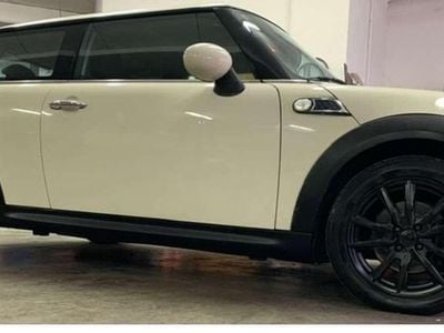 Używany Mini Cooper 75 KM (55 kW) 2009 Panna pastello Hatchback