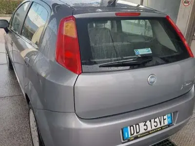 Usata Fiat Grande Punto Dynamic 65 CV (47 kW) 2006 Utilitaria