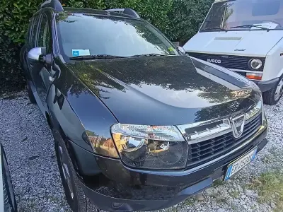 Usata Dacia Duster Lauréate 110 CV (80 kW) 2013 Nero SUV