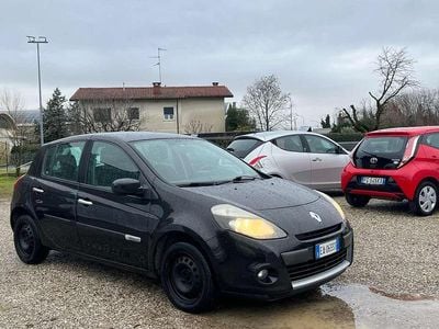 Usata Renault Clio III Dynamique 75 CV (55 kW) 2010 Nero Berlina