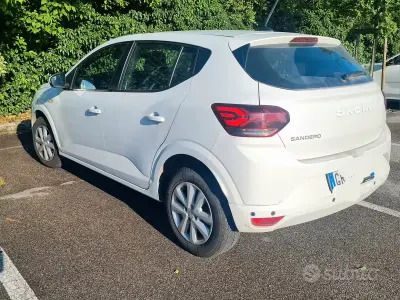 Usata Dacia Sandero 100 CV (73 kW) 2024 Bianco Utilitaria