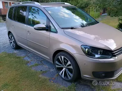 Usata VW Touran Comfortline 105 CV (77 kW) 2013 Bronzo Monovolume