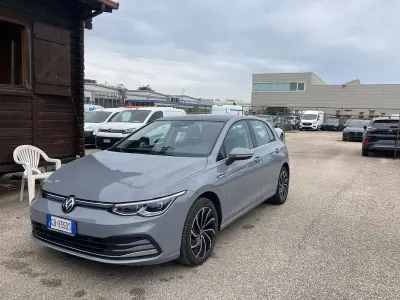 Usata VW Golf VIII Edition 150 CV (110 kW) 2020 Grigio Berlina