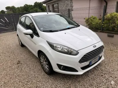 Usado Ford Fiesta 75 HP (55 kW) 2015 Branco Citadino