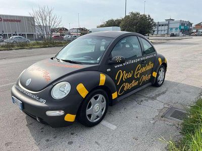 Usata VW New Beetle 90 CV (66 kW) 2001 Nero Utilitaria