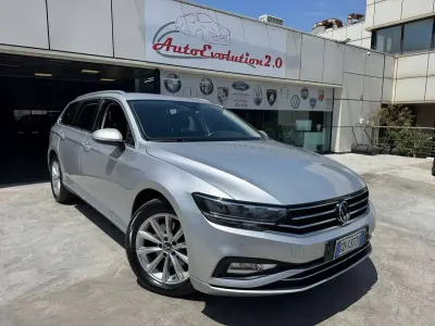 Usata VW Passat Business 122 CV (89 kW) 2021 Grey metallic Station wagon