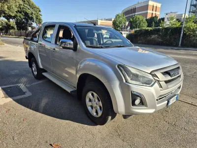 Usata Isuzu D-Max 163 CV (119 kW) 2017 Argento Pick-up