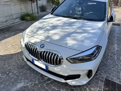 Usata BMW 116 M Sport 116 CV (85 kW) 2023 Bianco Utilitaria