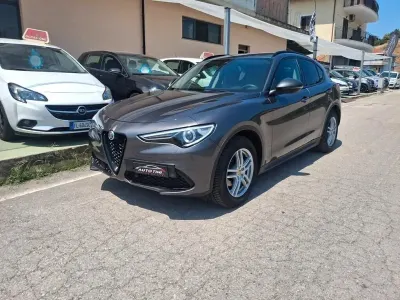 Usata Alfa Romeo Stelvio 160 CV (117 kW) 2020 Grigio SUV