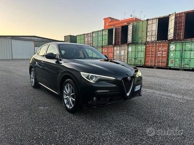 Usata Alfa Romeo Stelvio Executive 210 CV (154 kW) 2018 Nero SUV