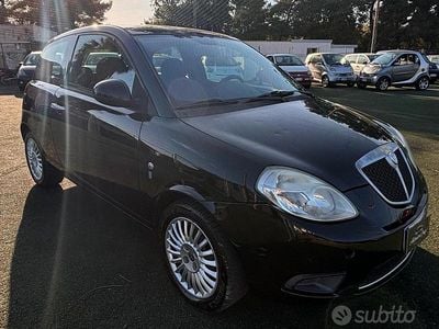 Begagnad Lancia Ypsilon 59 HK (43 kW) 2010 Svart Halvkombi