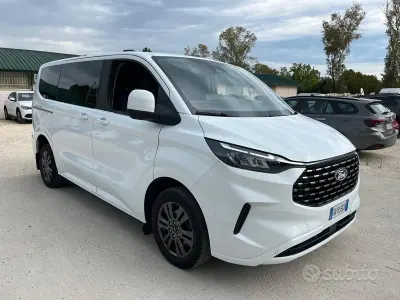 Usata Ford Tourneo Custom 150 CV (110 kW) 2024 Bianco Furgone